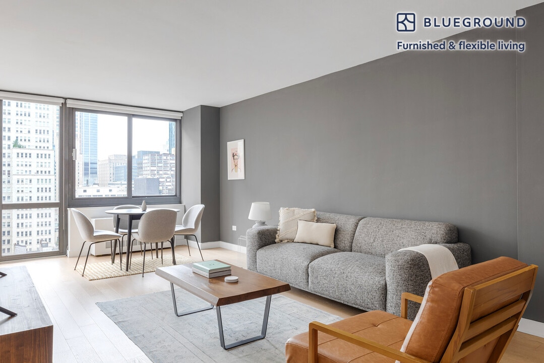 105 Duane St in New York, NY - Building Photo