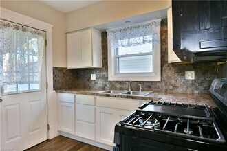 781 Oak Knoll Ave SE in Warren, OH - Building Photo - Building Photo