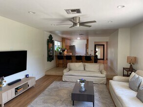 5346 E Falls View Dr in San Diego, CA - Building Photo - Building Photo