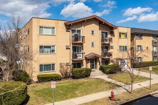 1354 E Washington St in Des Plaines, IL - Building Photo