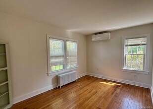 70 Mulberry St in Rhinebeck, NY - Building Photo - Building Photo