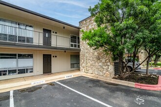 500 E Riverside Dr, Unit 256 in Austin, TX - Foto de edificio - Building Photo