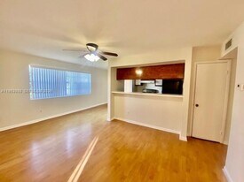 15285 SW 107th Ln in Miami, FL - Building Photo