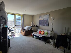 113 Sumner St, Unit 44 in Boston, MA - Building Photo - Building Photo