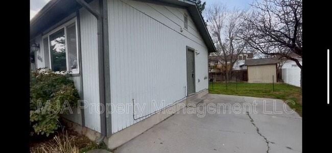 6046 S 4000 W in Kearns, UT - Building Photo - Building Photo