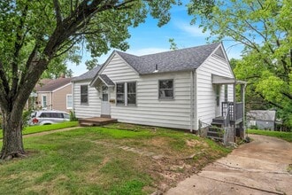 7120 Roslyn Dr in St. Louis, MO - Building Photo - Building Photo