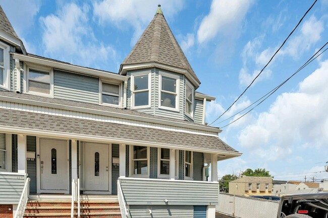 property at 425 Hancock Pl