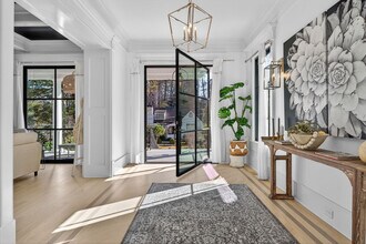 1812 Wellbourne Dr NE in Atlanta, GA - Foto de edificio - Building Photo