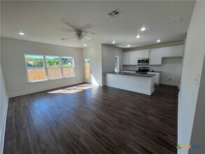 1822 Royal Loop in Belton, TX - Building Photo - Building Photo