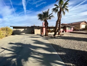 5673 Skyview Ln in Twentynine Palms, CA - Building Photo - Building Photo