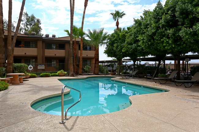 Southwest Village Apartments in Phoenix, AZ - Building Photo - Building Photo