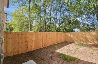 5709 Breland St in Houston, TX - Foto de edificio - Building Photo