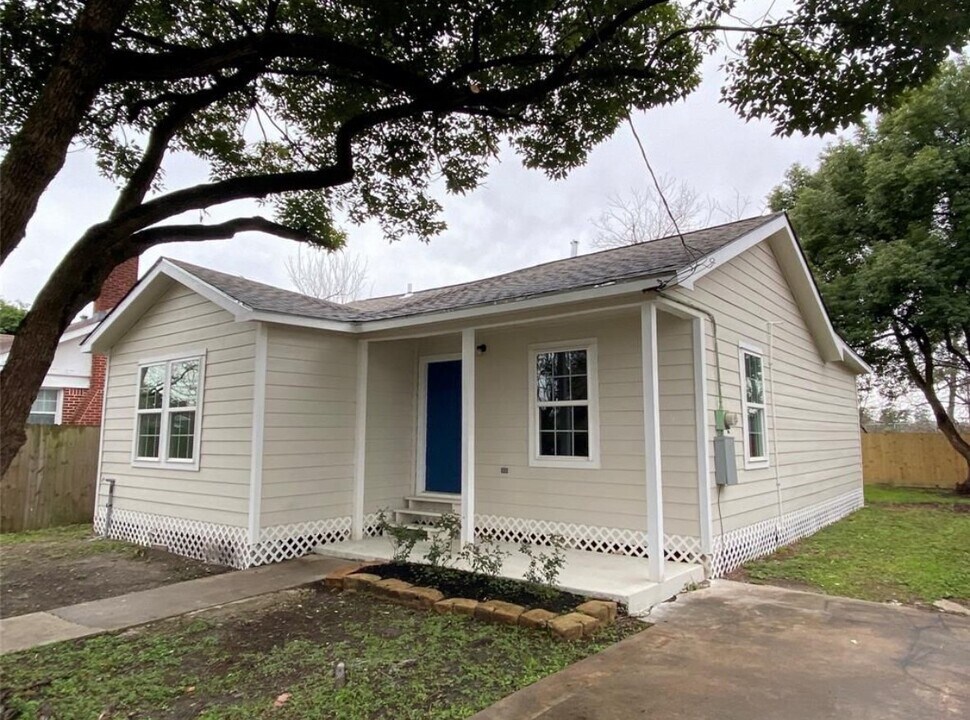 104 Glendale St in Houston, TX - Building Photo