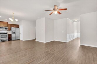 4488 Ravenwood Dr in Union City, GA - Building Photo - Building Photo