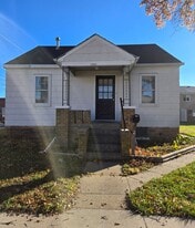 1220 Oak Ave in Crete, NE - Building Photo