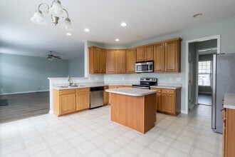 2047 Sinclair Trce in Burlington, NC - Building Photo - Building Photo