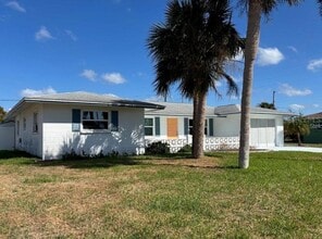 1790 Loralin Dr in Englewood, FL - Building Photo - Building Photo