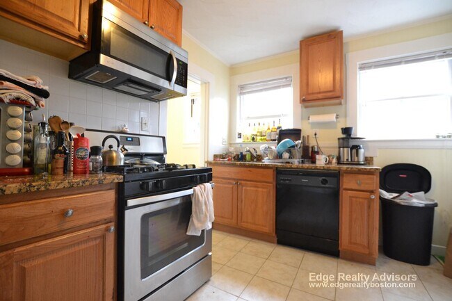 94 Bennett St, Unit 1