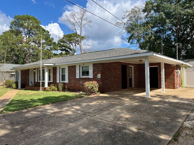 950 Hillman St in Montgomery, AL - Foto de edificio - Building Photo
