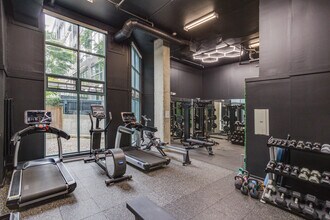 The Artiste in Vancouver, BC - Building Photo - Interior Photo