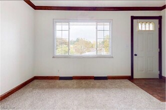 240 Stardust Dr in Wintersville, OH - Building Photo - Building Photo