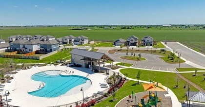 158 Hazy Glade Dr in Seguin, TX - Building Photo - Building Photo