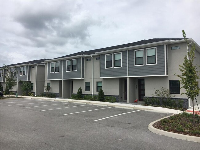 4789 Terra Esmeralda Dr in Kissimmee, FL - Foto de edificio - Building Photo