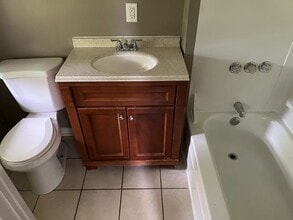 29 North Ave, Unit 29 North Ave in Geneva, OH - Building Photo - Building Photo