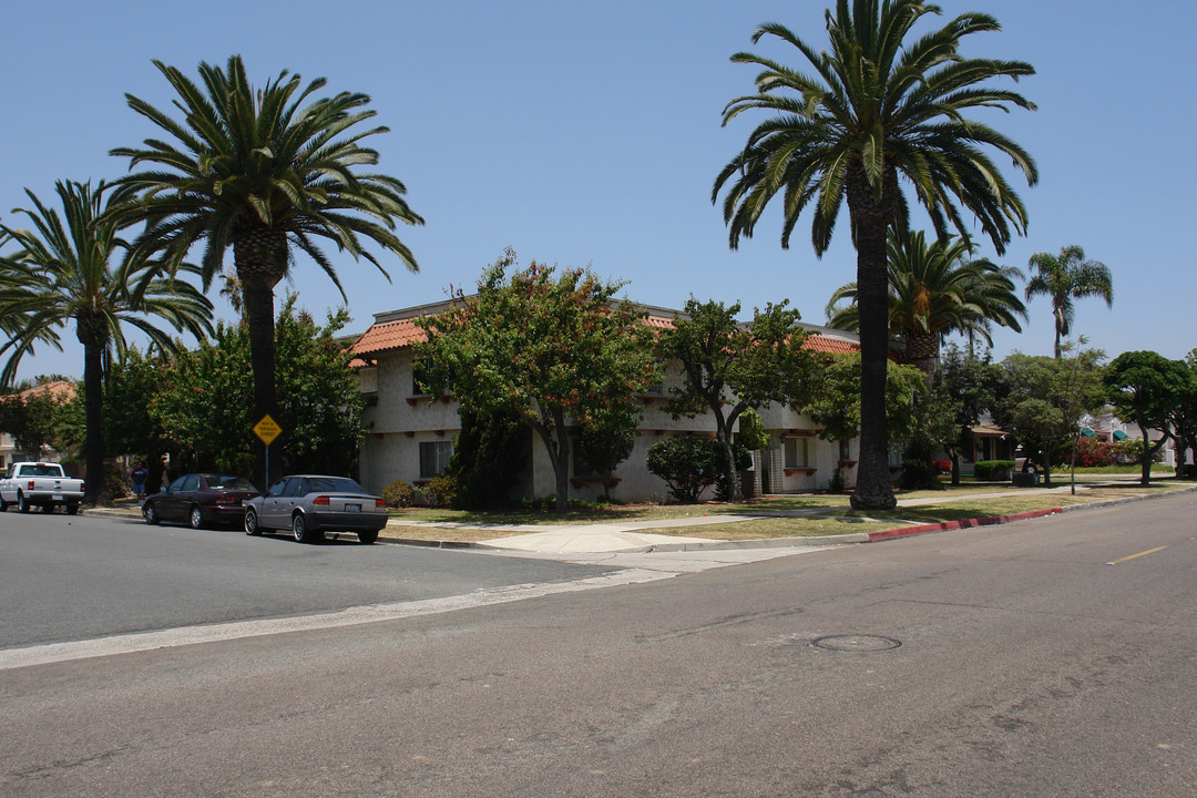 463-469 D St in Chula Vista, CA - Building Photo