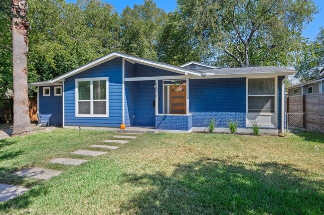 1516 Broadmoor Dr in Austin, TX - Building Photo - Building Photo