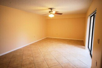 582 Green Springs Pl in West Palm Beach, FL - Building Photo - Building Photo