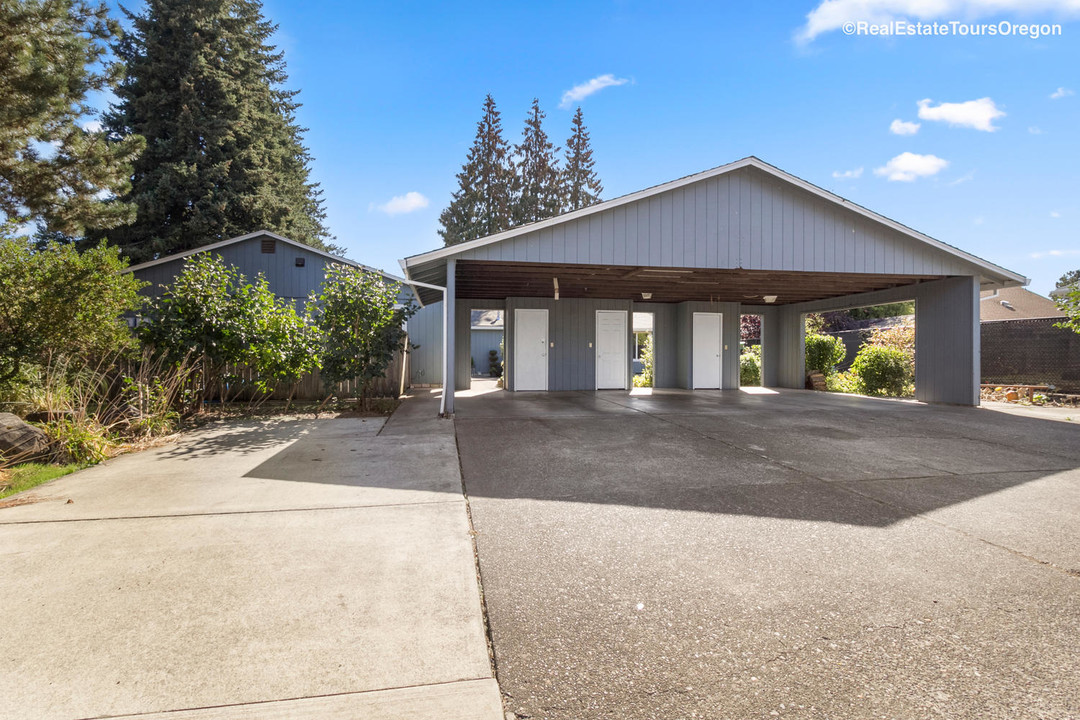 Multifamily Triplex in Cornelius, OR - Building Photo