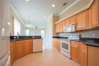 3327 Sandpiper Way in Naples, FL - Building Photo - Building Photo