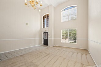 207 Verde Ridge in San Antonio, TX - Building Photo - Building Photo