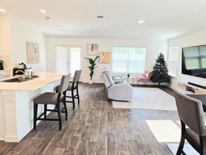 501 Elm Crk Dr in Hutto, TX - Building Photo - Building Photo