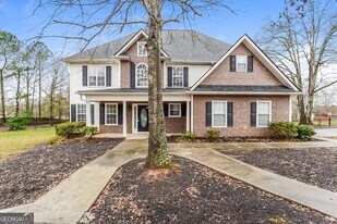 301 Lyman Ct in Mcdonough, GA - Building Photo