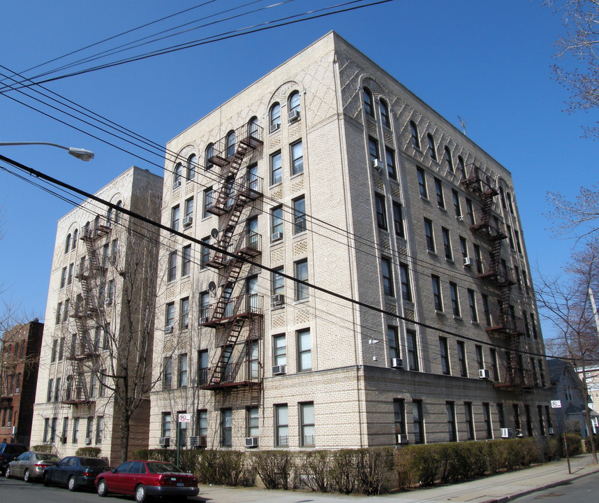 2435 Frisby Ave in Bronx, NY - Building Photo