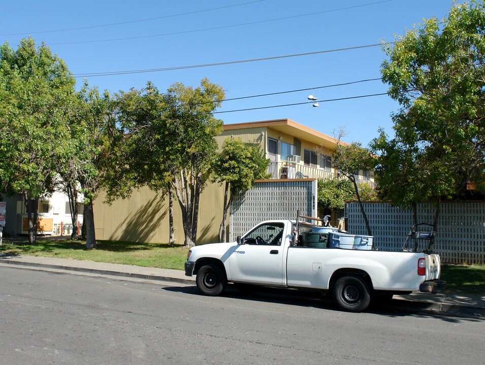 1306 Leafwood Dr in Novato, CA - Foto de edificio