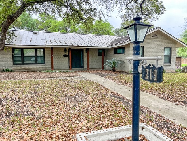 219 Laramie Dr in San Antonio, TX - Building Photo - Building Photo