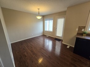 715 Welsh Dr in Edmonton, AB - Building Photo - Building Photo