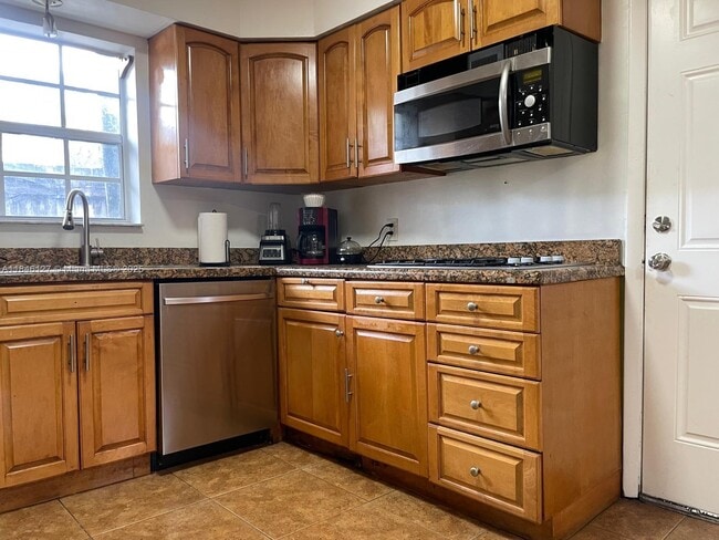 2835 Plunkett St in Hollywood, FL - Building Photo - Building Photo