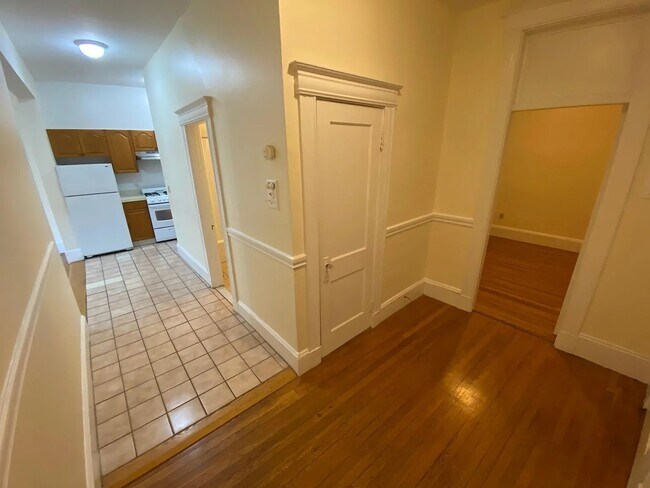 23 Brighton Ave, Unit 1