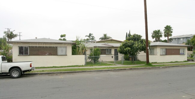 3891-3893 Superior St in San Diego, CA - Foto de edificio - Building Photo