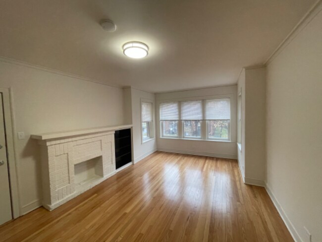 7252 N Hamilton Ave in Chicago, IL - Building Photo - Building Photo