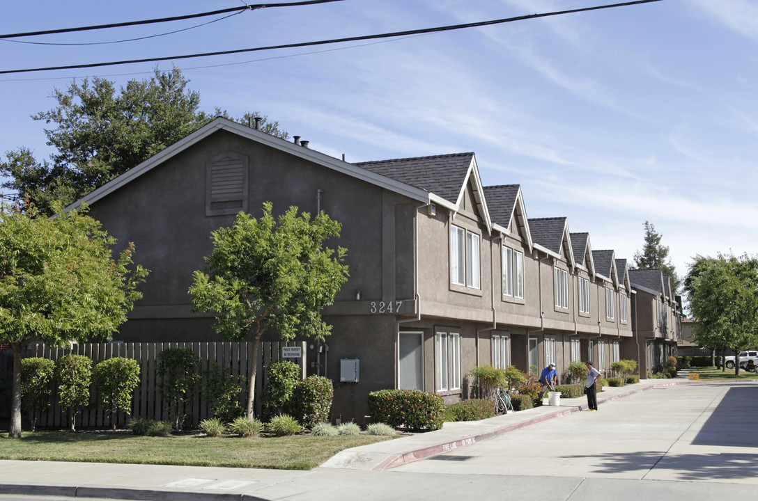 3247 Somerset Ave in Castro Valley, CA - Foto de edificio