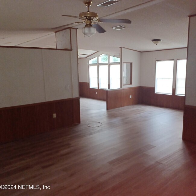 463 Logan Ave in Orange Park, FL - Building Photo - Building Photo