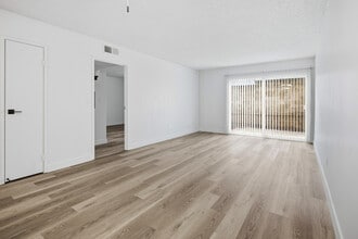 The Fletcher in La Mesa, CA - Foto de edificio - Building Photo