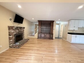 1 Ernies Dr in Littleton, MA - Building Photo - Building Photo