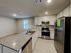 7330 Rosada Way in San Antonio, TX - Building Photo - Building Photo