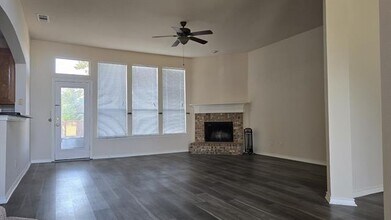 6305 Calloway Dr in McKinney, TX - Foto de edificio - Building Photo